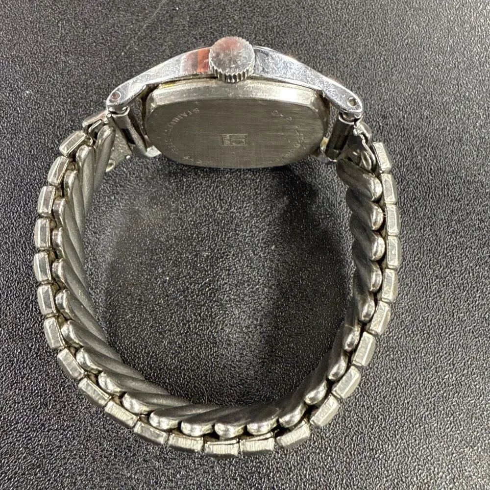VINTAGE 1960's WORKING SNOW WHITE WIND UP WATCH TIME PIECE WITH BAND